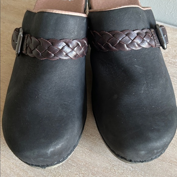 Dansko Women’s Classic Black Leather Clogs – Woven Strap, Comfort Mules, size 40 - Picture 2 of 7
